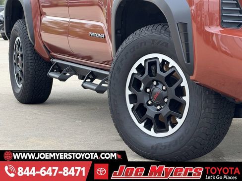 Certified 2025 Toyota Tacoma TRD Off-Road image 12