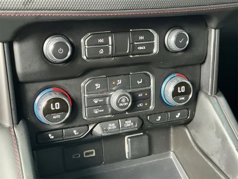 Used 2022 Chevrolet Suburban RST w/ Luxury Package image 45