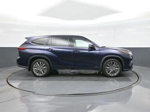 Used 2022 Toyota Highlander Limited AWD/4WD image 8