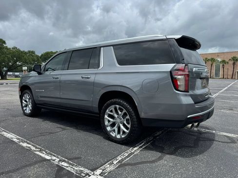 Used 2021 Chevrolet Suburban High Country AWD/4WD image 8