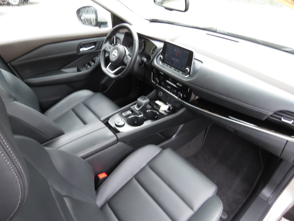 Used 2023 Nissan Rogue SL AWD/4WD image 14