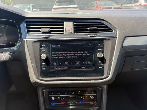 Used 2023 Volkswagen Tiguan SE AWD/4WD image 13