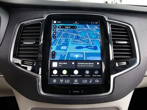 Certified 2025 Volvo XC90 B5 Plus w/ Protection Package Premier AWD/4WD image 12