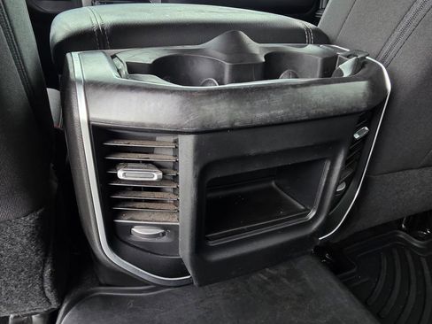 Used 2024 RAM 2500 Big Horn w/ Sport Appearance Package image 25