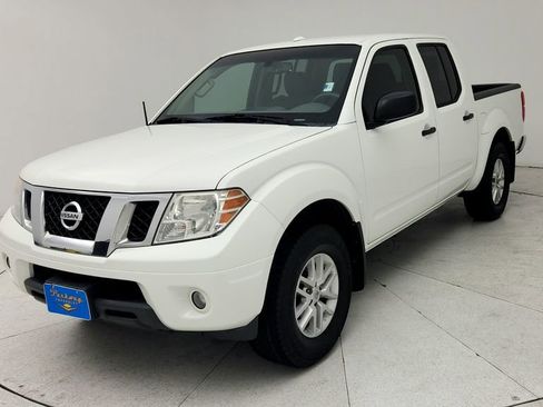 Used 2017 Nissan Frontier SV w/ SV Value Truck Package RWD image 4