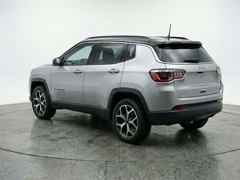 Used 2025 Jeep Compass Limited image 6