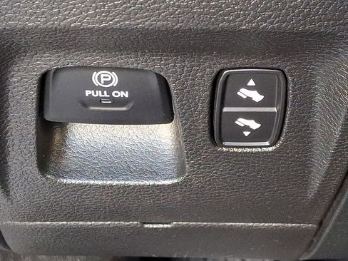 Used 2025 RAM 1500 Laramie image 29