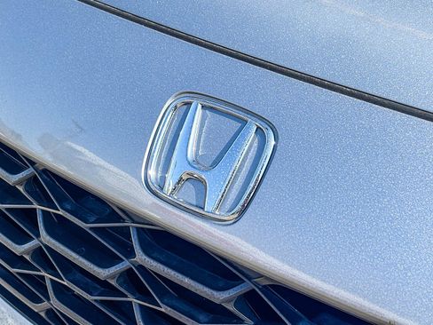 Used 2024 Honda HR-V LX image 9
