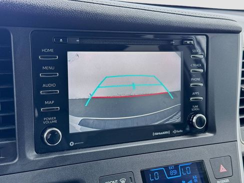 Used 2020 Toyota Sienna XLE image 10