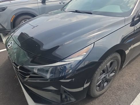 Used 2022 Hyundai Elantra SEL w/ Preferred Accessory Package FWD image 10