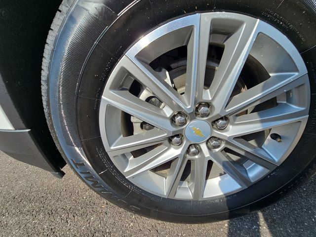 Used 2023 Chevrolet Traverse LT FWD image 34