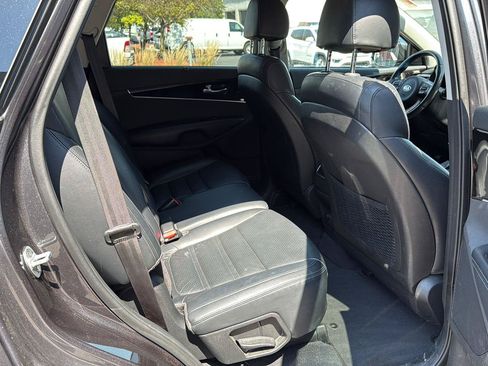 Used 2018 Kia Sorento EX AWD/4WD image 10