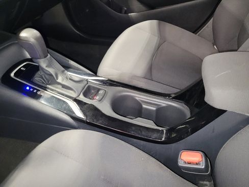 Used 2022 Toyota Corolla LE FWD image 26