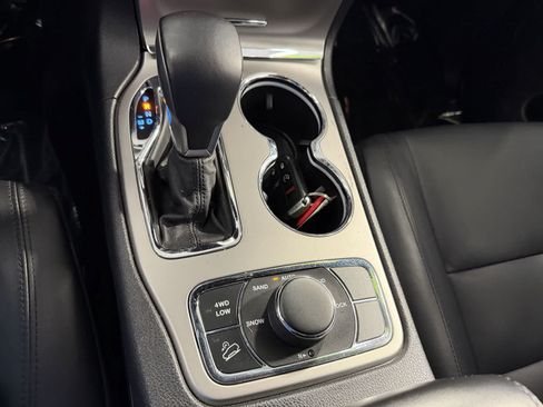 Used 2018 Jeep Grand Cherokee Limited AWD/4WD image 22