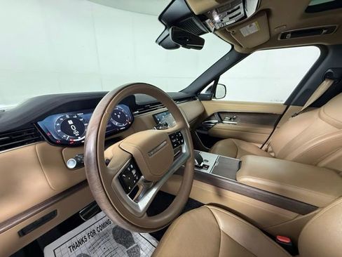 Used 2024 Land Rover Range Rover Long Wheelbase SE AWD/4WD image 10