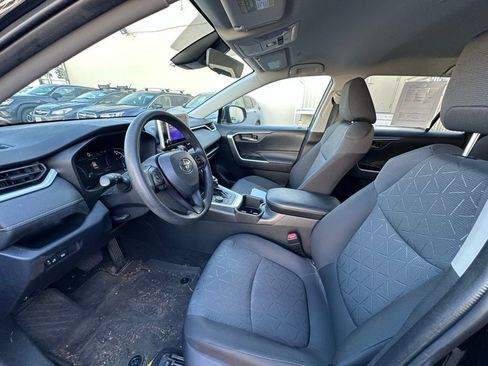 Used 2023 Toyota RAV4 AWD Hybrid image 9