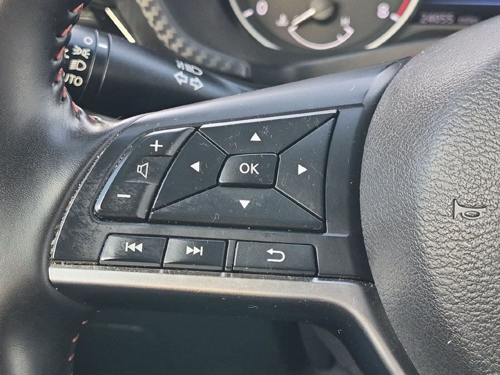Used 2025 Nissan Sentra SR w/ Midnight Edition FWD image 14