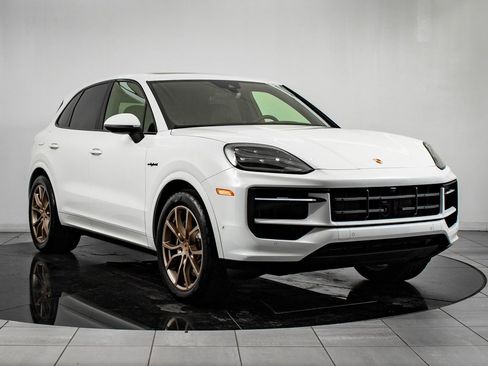 New 2026 Porsche Cayenne E-Hybrid image 10
