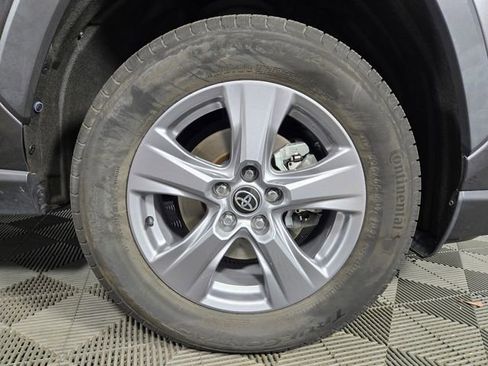 Used 2022 Toyota RAV4 XLE w/ Convenience Package FWD image 11