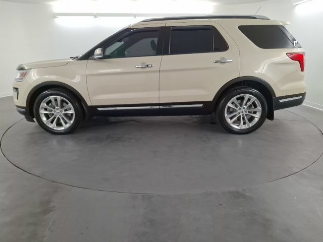 Used 2018 Ford Explorer Limited w/ Equipment Group 301A FWD image 4