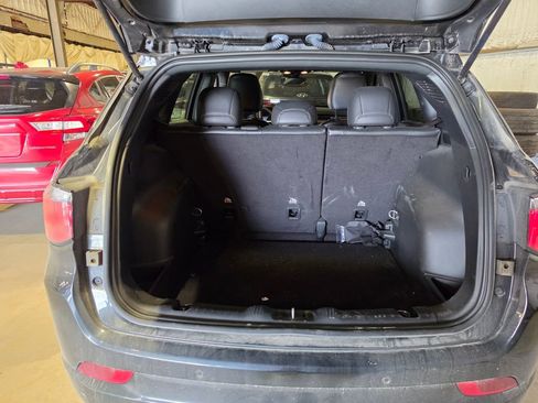 Used 2023 Jeep Compass Limited image 8