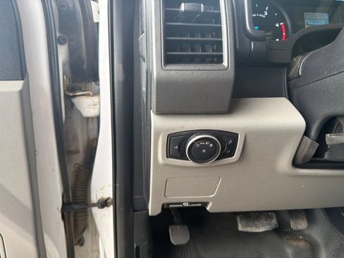 Used 2018 Ford F550 4x4 Regular Cab Super Duty image 5