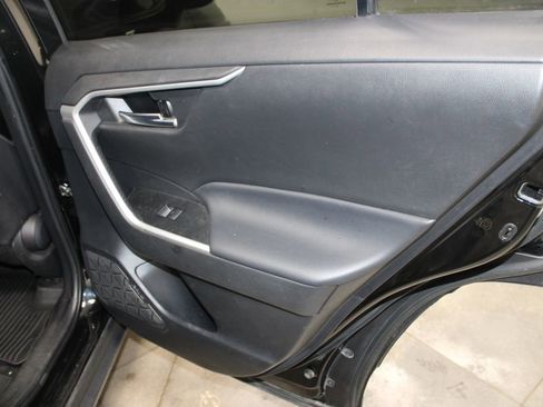 Used 2022 Toyota RAV4 XLE Premium image 29