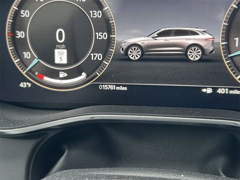 Used 2024 Jaguar F-PACE R-Dynamic S image 39