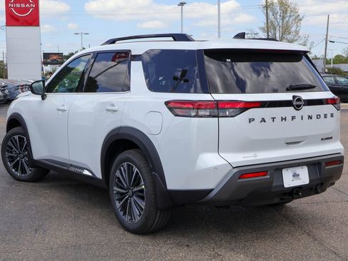 New 2026 Nissan Pathfinder Platinum image 2