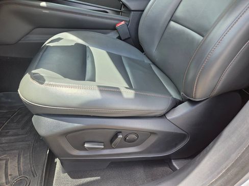 Used 2025 Ford Explorer Active w/ Active Comfort Package AWD/4WD image 10