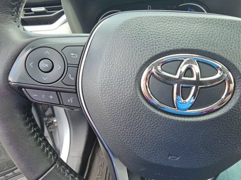 Used 2022 Toyota RAV4 Limited AWD/4WD image 11
