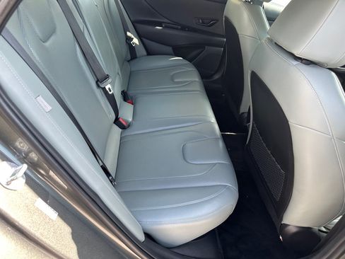 Used 2025 Hyundai Elantra Limited FWD image 22