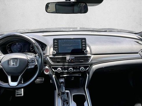 Used 2018 Honda Accord Sport image 8