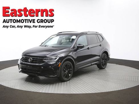 Used 2022 Volkswagen Tiguan SE R-Line image 56