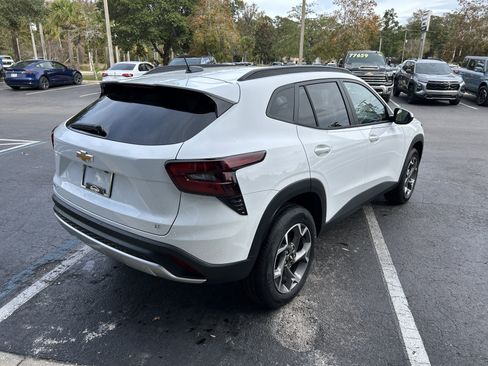 New 2025 Chevrolet Trax LT w/ Driver Confidence Package image 10