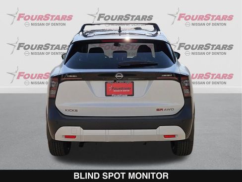 New 2026 Nissan Kicks SR image 5