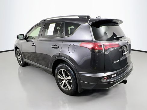 Used 2018 Toyota RAV4 XLE AWD/4WD image 8