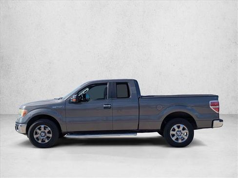 Used 2014 Ford F150 XLT w/ XLT Chrome Package image 8