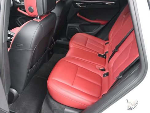 Used 2020 Porsche Macan AWD/4WD image 6