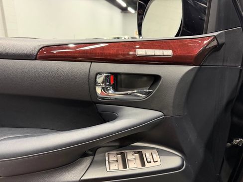 Used 2014 Lexus LX 570 4WD image 19