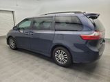 Used 2018 Toyota Sienna XLE image 3