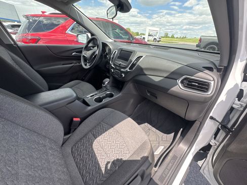 Used 2024 Chevrolet Equinox LT w/ LPO, Floor Liner Package FWD image 17