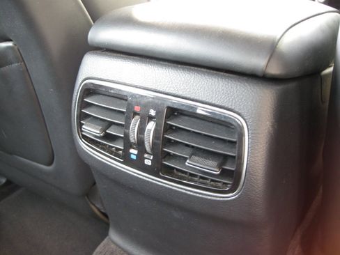 Used 2013 Hyundai Genesis 3.8 w/ Technology Pkg RWD image 26