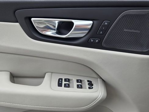 New 2026 Volvo XC60 B5 Ultra w/ Protection Package Premier image 25