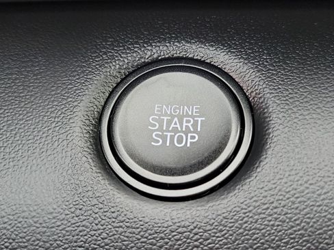 Certified 2025 Hyundai Elantra Sport image 12