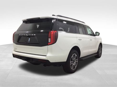 New 2025 Ford Expedition Active image 4