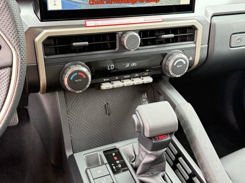 Used 2026 Toyota Tacoma TRD Off-Road AWD/4WD image 17