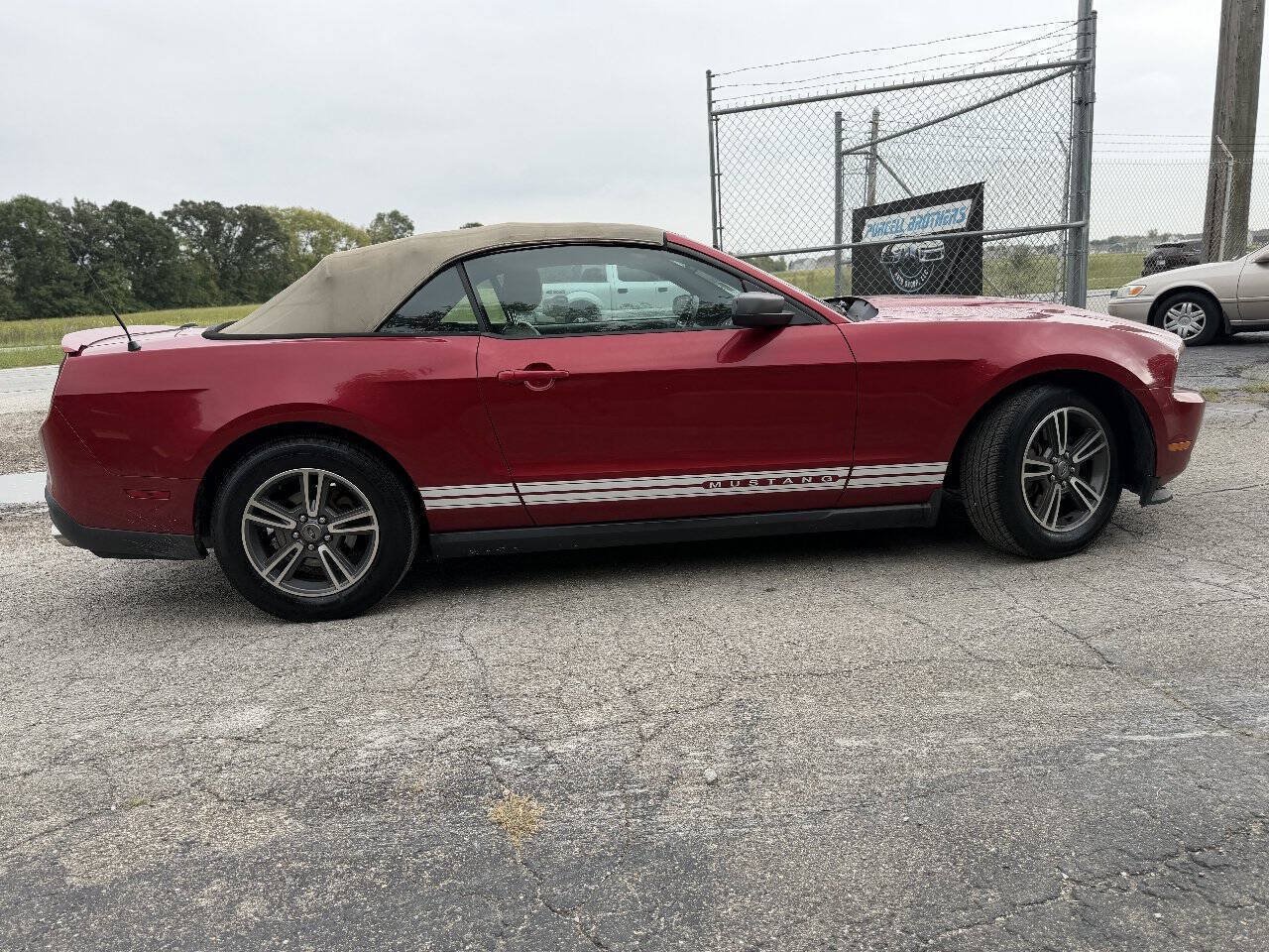 Used 2012 Ford Mustang Premium RWD image 2