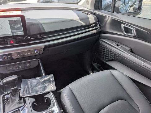 Certified 2026 Kia Carnival SX Prestige FWD image 16