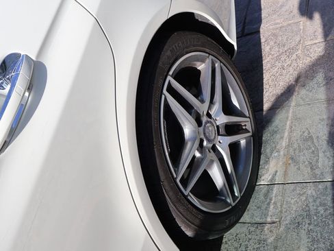 Used 2016 Mercedes-Benz E 400 4MATIC Sedan image 19